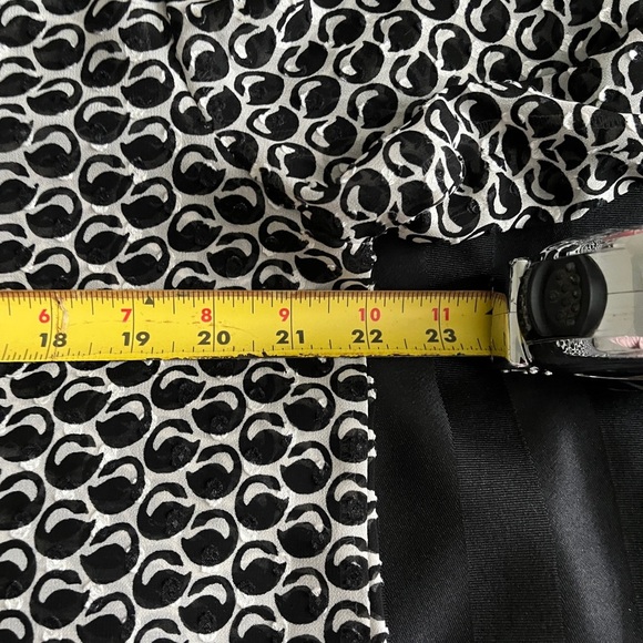 Ann Taylor Tunic/Blouse - Size L -Black and White - Picture 11 of 14